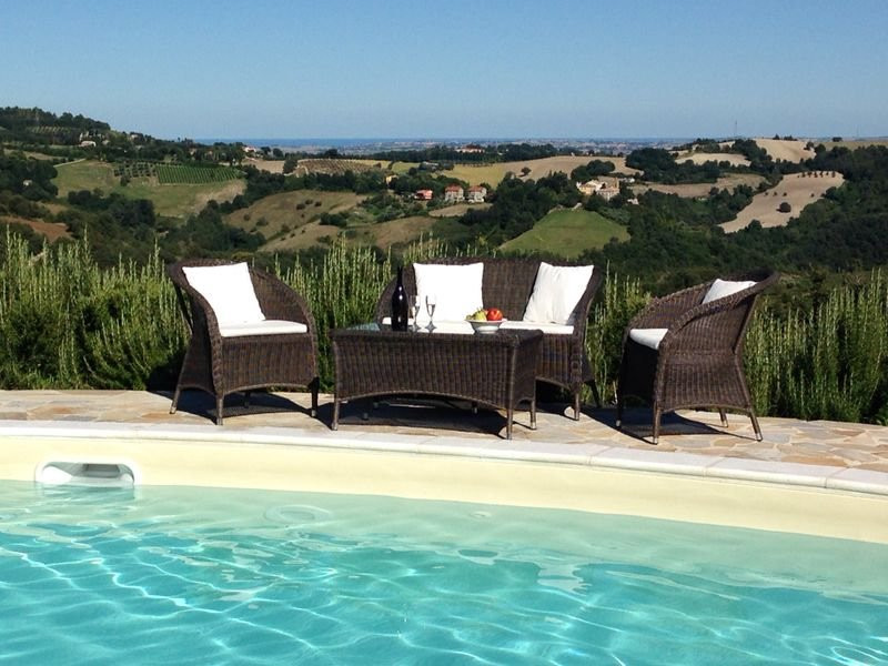 Serrungarina酒店住宿-Cornio Delle Fronde