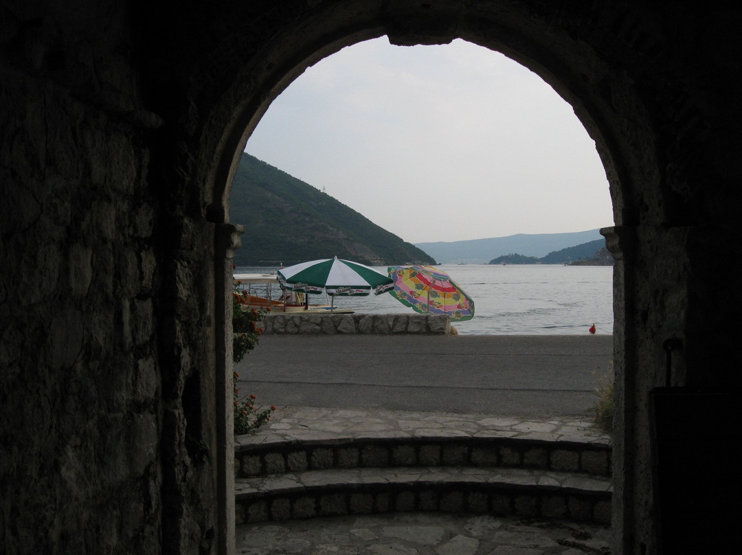Marinovic Maritime School Building-Perast必去景点
