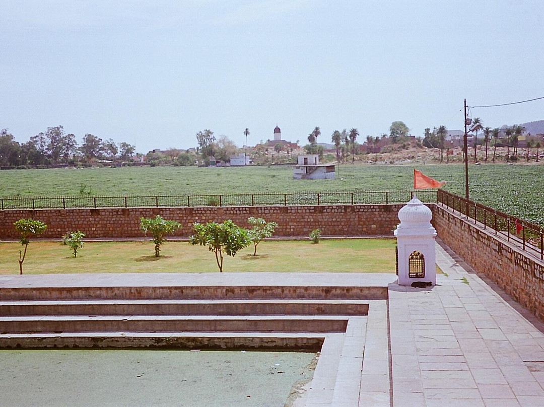 Maharaja Gangadhar Rao ki Chatri景点图片