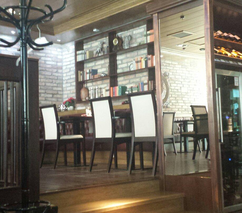 Hajduboszormeny餐馆和美食-Roy Cafe & Restaurant