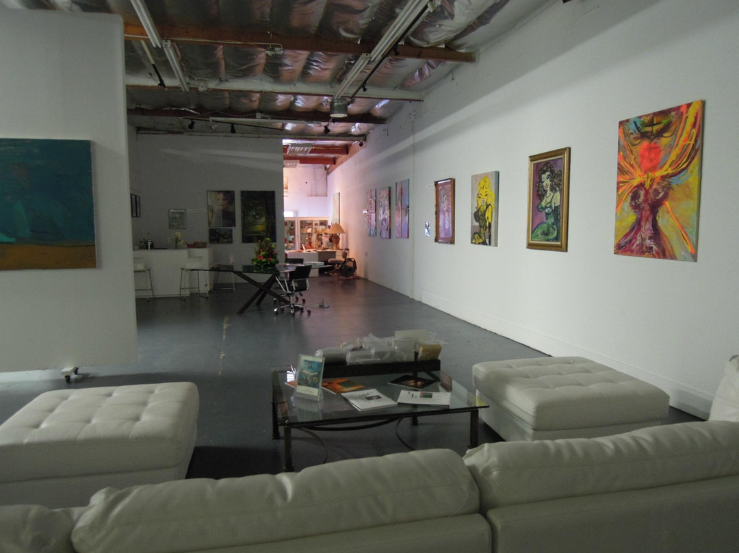 Leslie Jean Porter Gallery-大教堂城必去景点