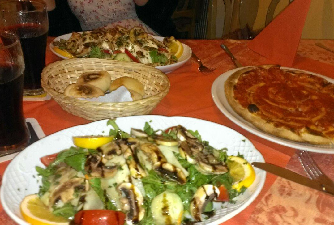 Leun餐馆和美食-Pizzeria Anfora