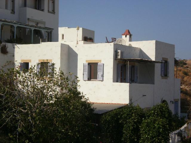 Captain Manos Studios主图