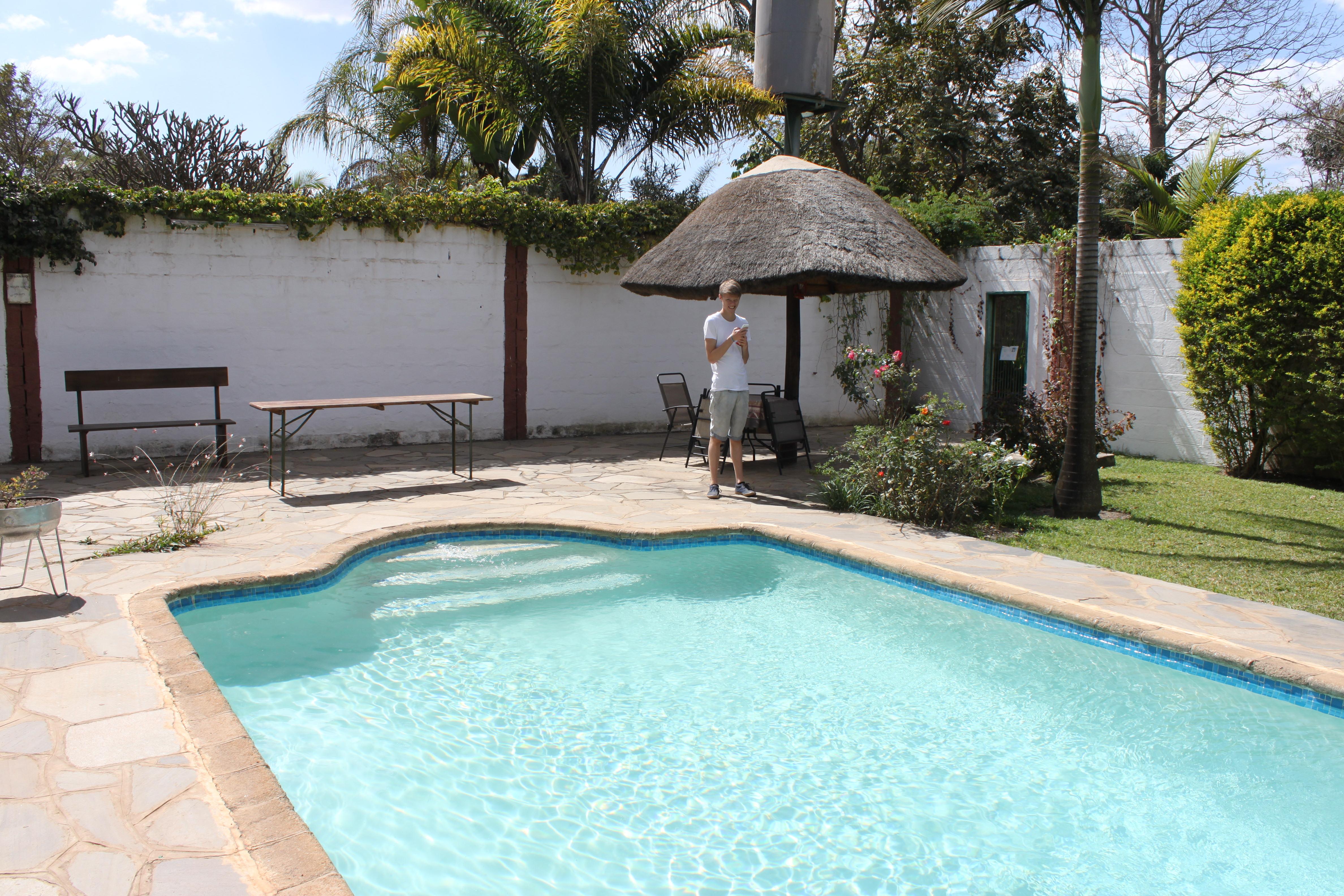 Wayside Guest House-泳池