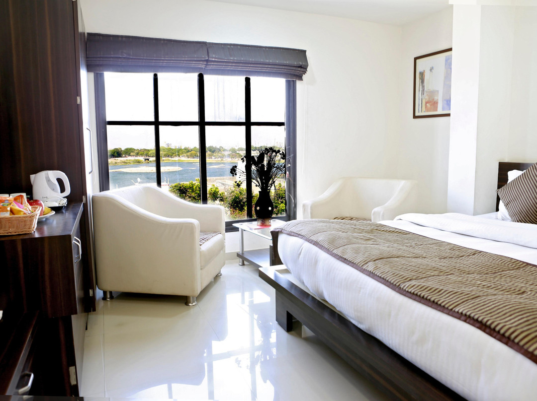 Hotel J R Avezika Comfort