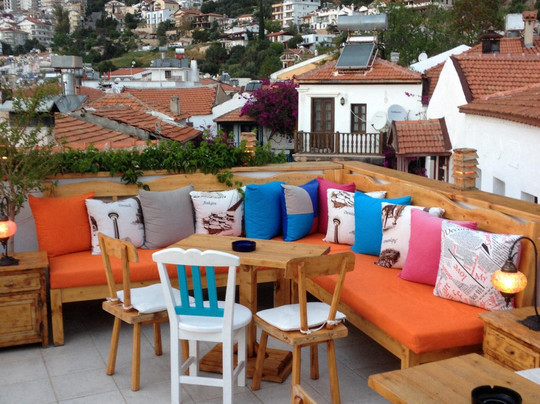 Queen Bar (terrace)-卡斯必去景点