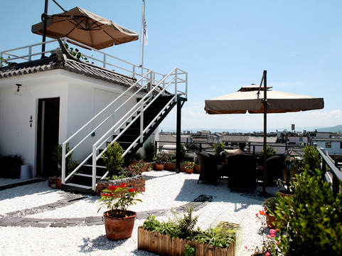 大理洱海门1号智能民宿主图