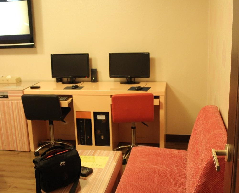 World Hotel主图