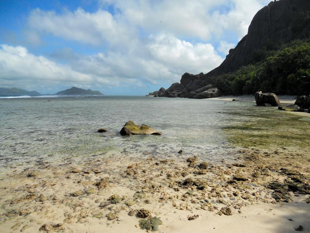 Anse Pierrot Beach-拉迪格岛必去景点