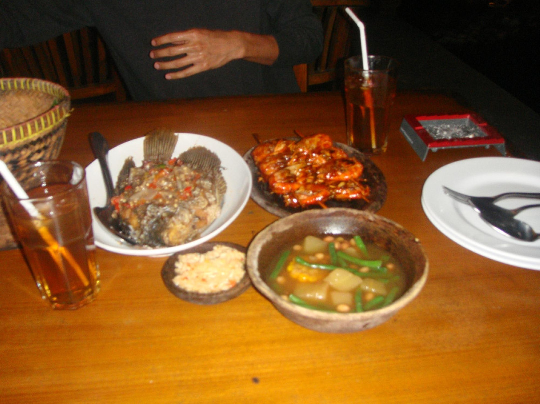 Peguyangan餐馆和美食-Gubug Mang Engking