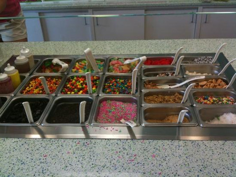 Sweet Frog Yogurt Cafe