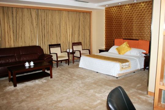 华苑商务酒店主图