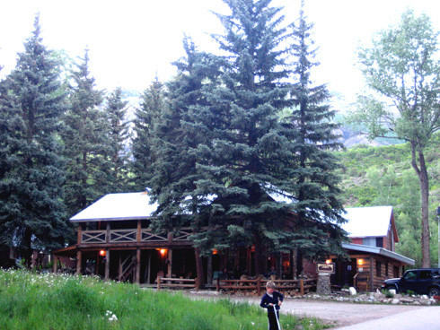 Beaver Lake Lodge & Cabins