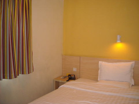 7天武汉武昌火车站首义路地铁站店主图