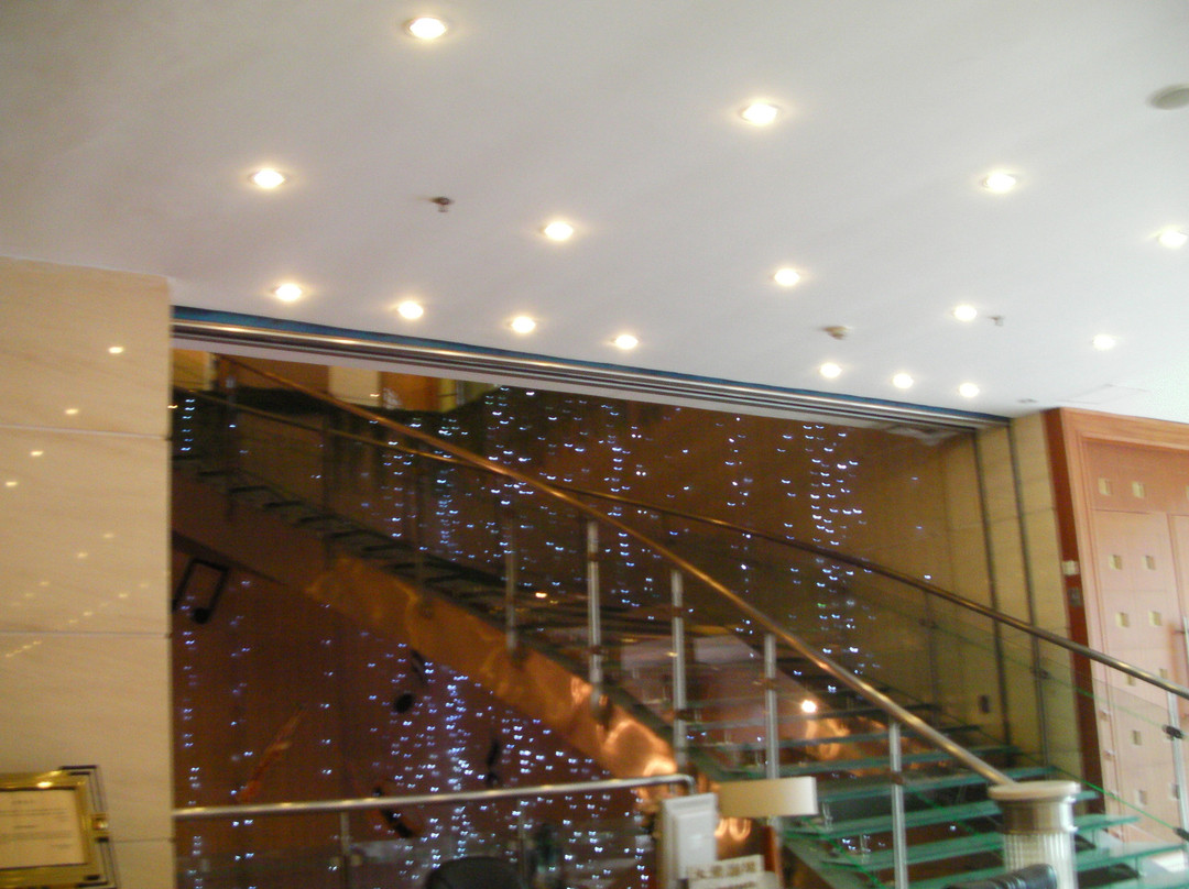 黄龙月亮湾大酒店主图