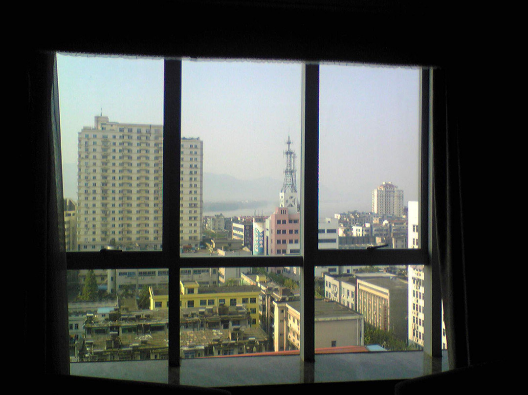 龙浦大酒店主图