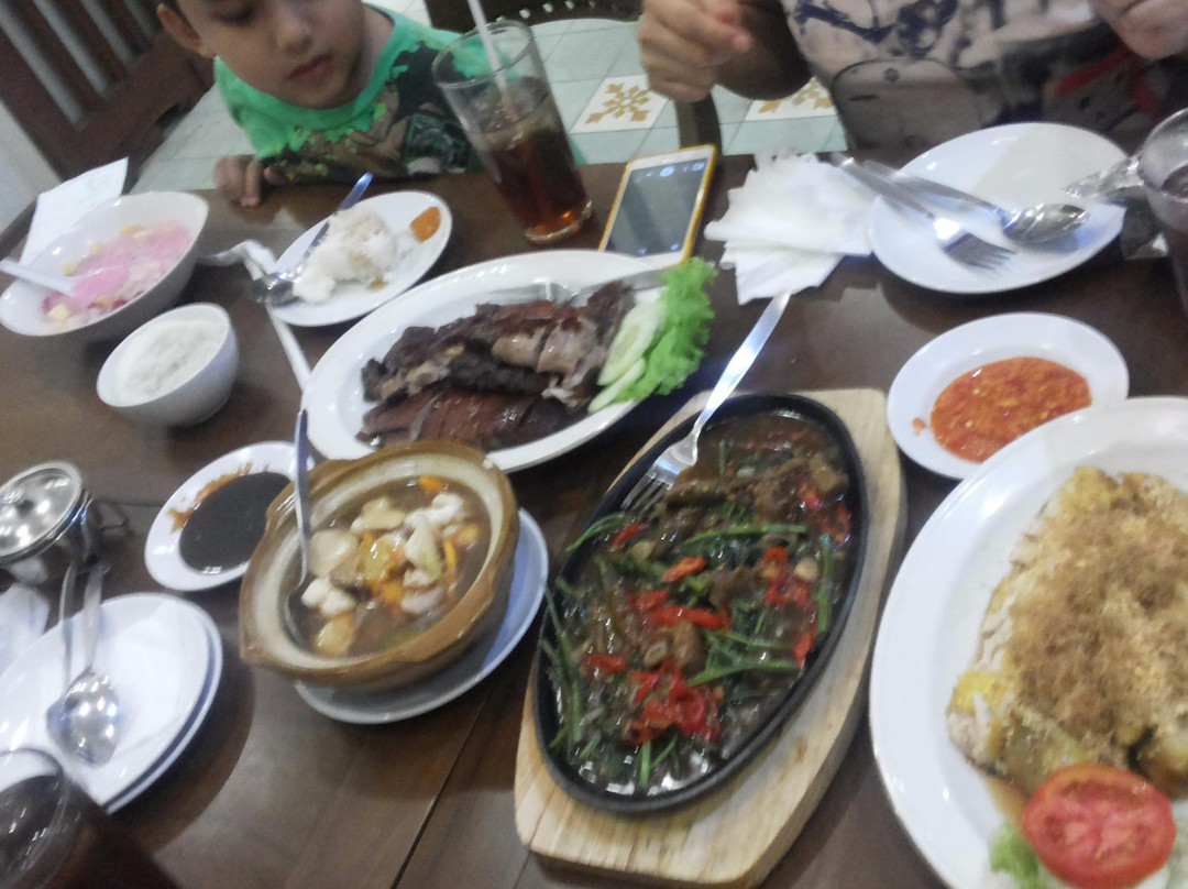 Itik Emas Family Restaurant