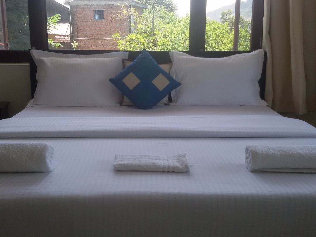 Avi GuestHouse