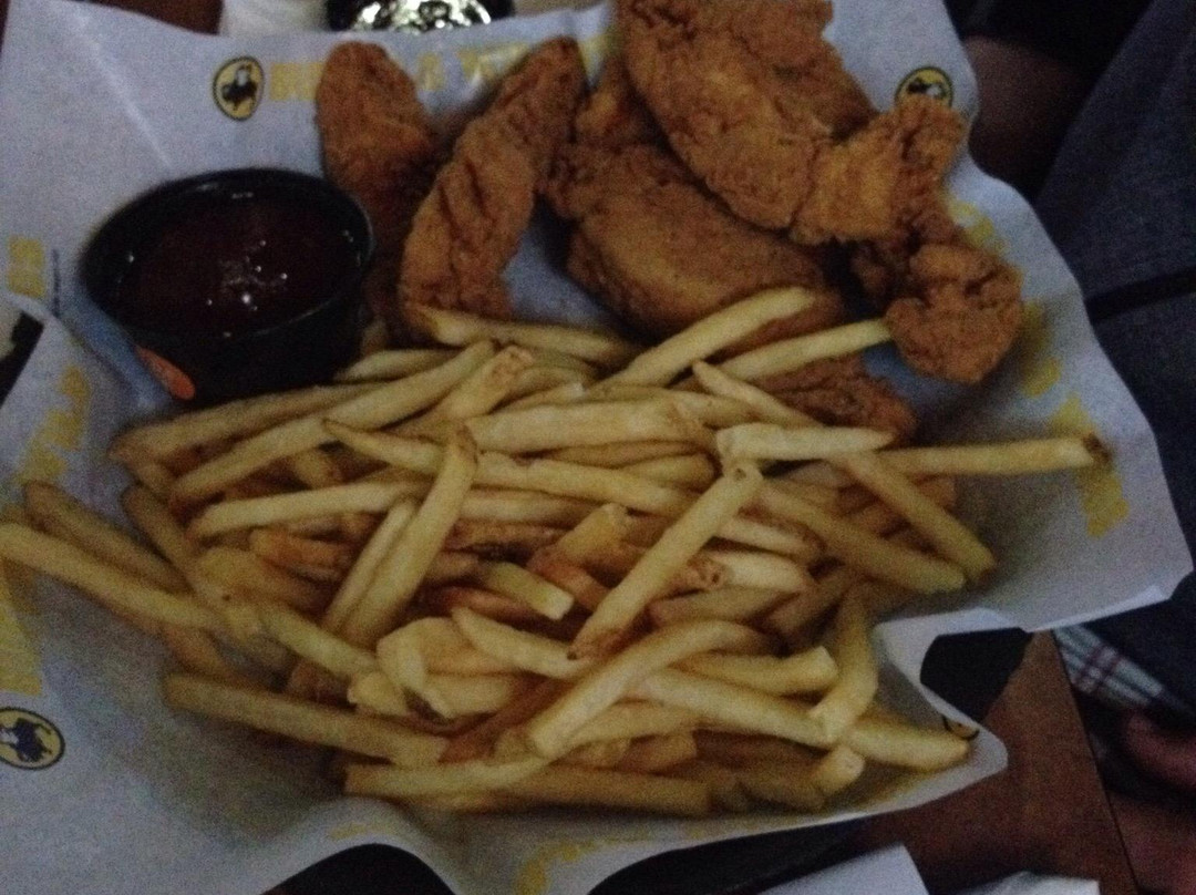 Buffalo Wild Wings Grill & Bar