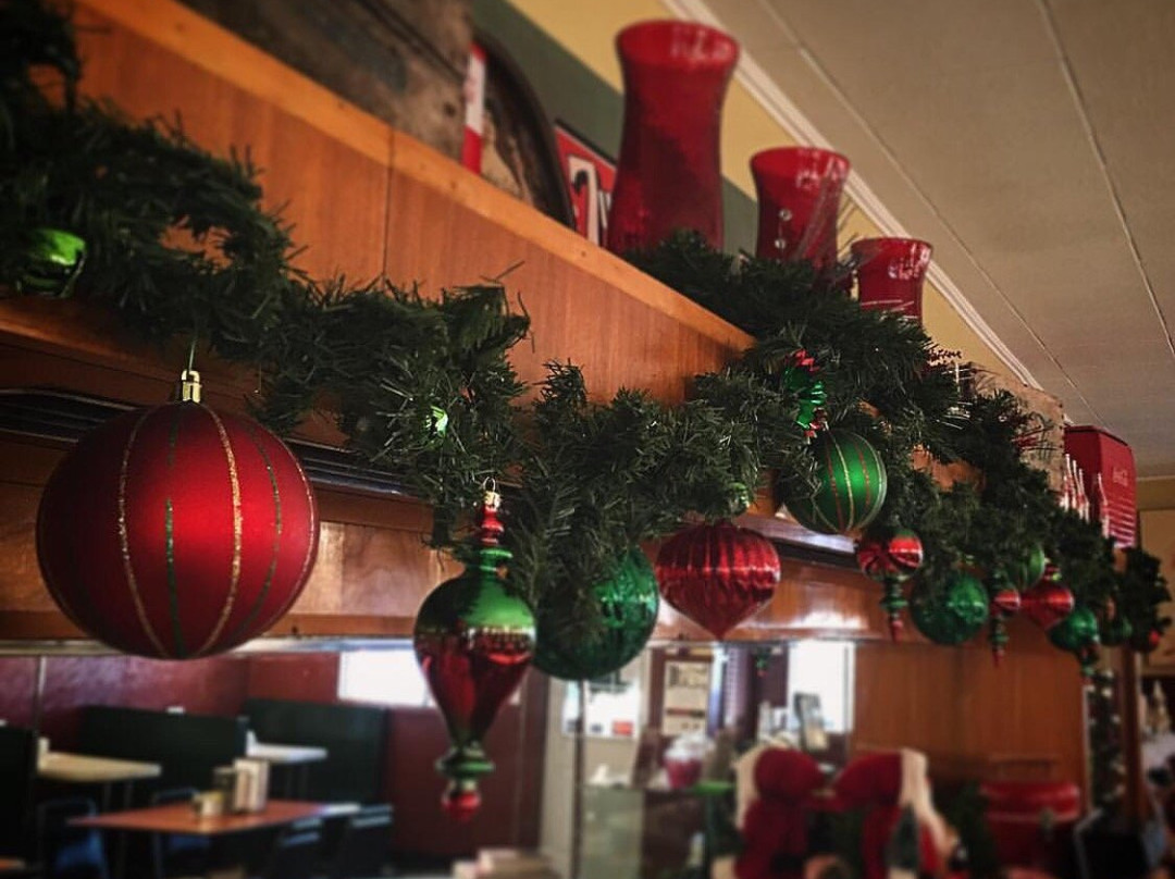 Selkirk餐馆和美食-Riverside Grill