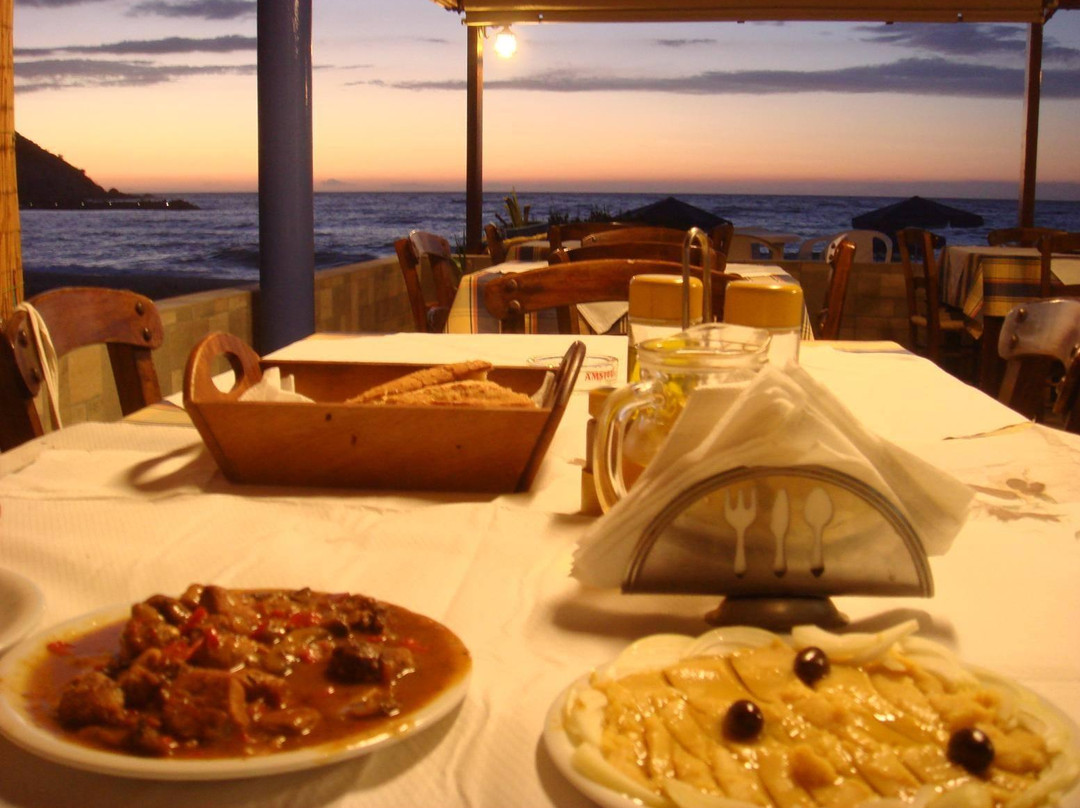 Fodhele餐馆和美食-Taverna Cafe Dolphin