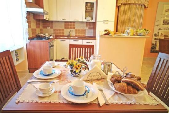 Valguarnera Caropepe酒店住宿-Villa Casablanca B&B