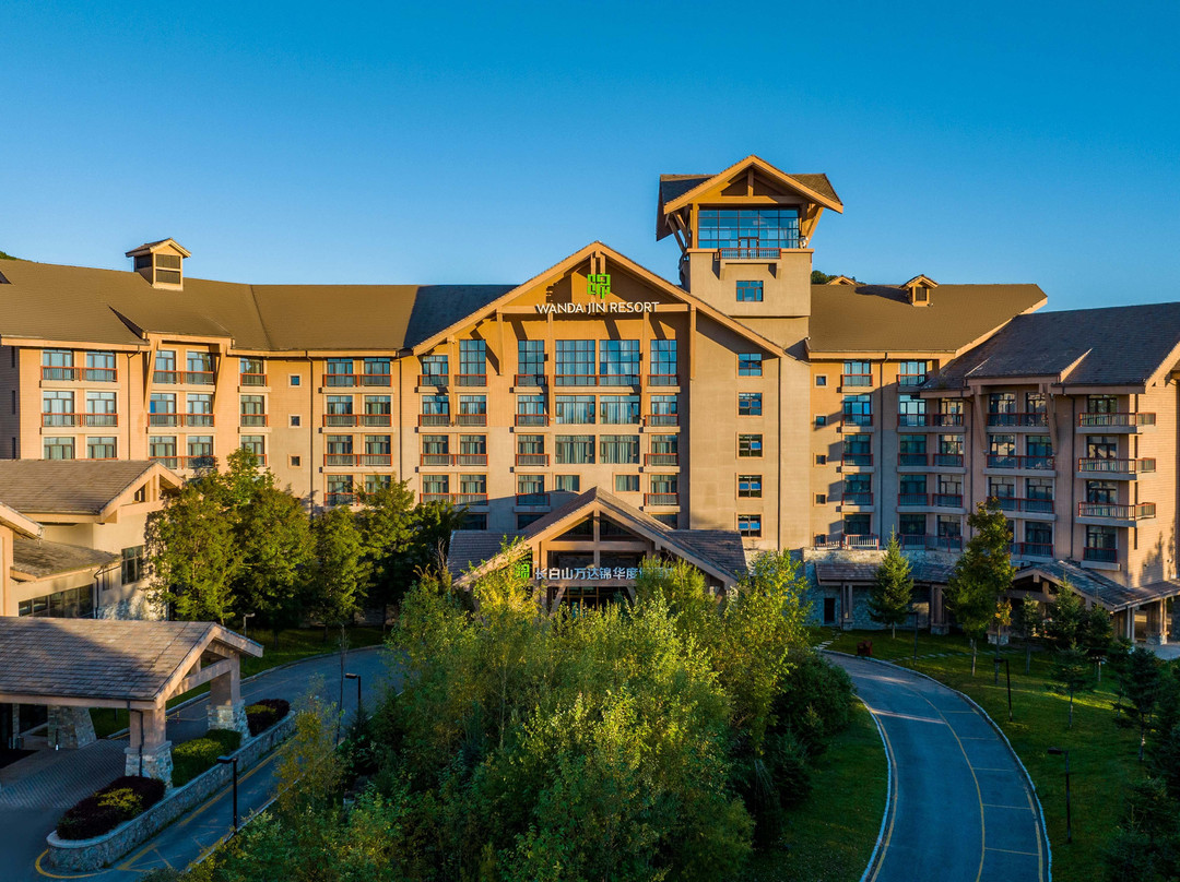 抚松县酒店住宿-长白山万达锦华度假酒店