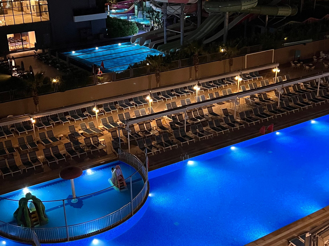 Ramada Resort Side主图