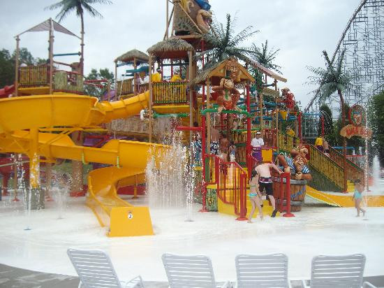 假日世界飞溅水道探险主题乐园-圣克劳斯必去景点