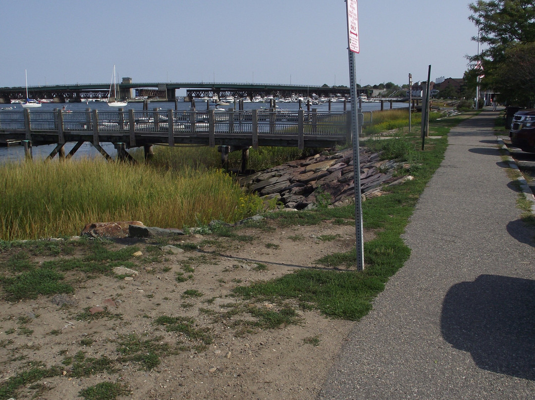 Newburyport Harborwalk Rail Trail景点图片