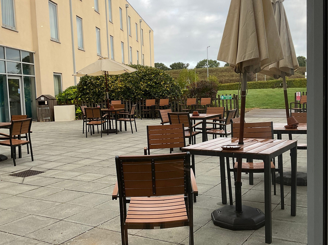 卢顿希尔顿花园酒店主图