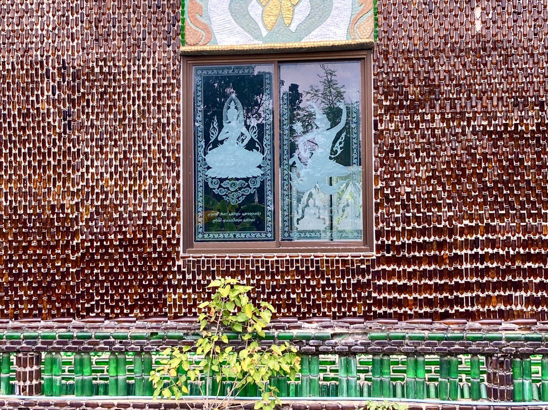 Wat Pa Maha Jedi Kaeo (Wat Larn Kuad)-坤汉必去景点