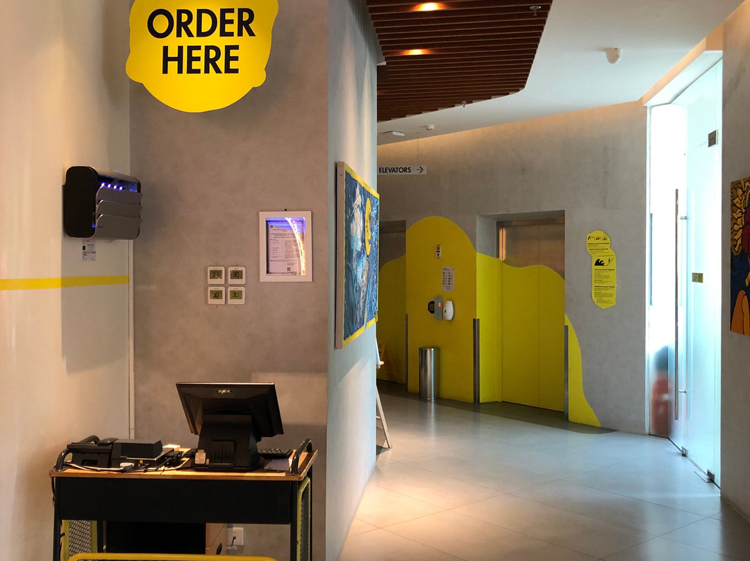 Yello Kuta Beachwalk Bali主图