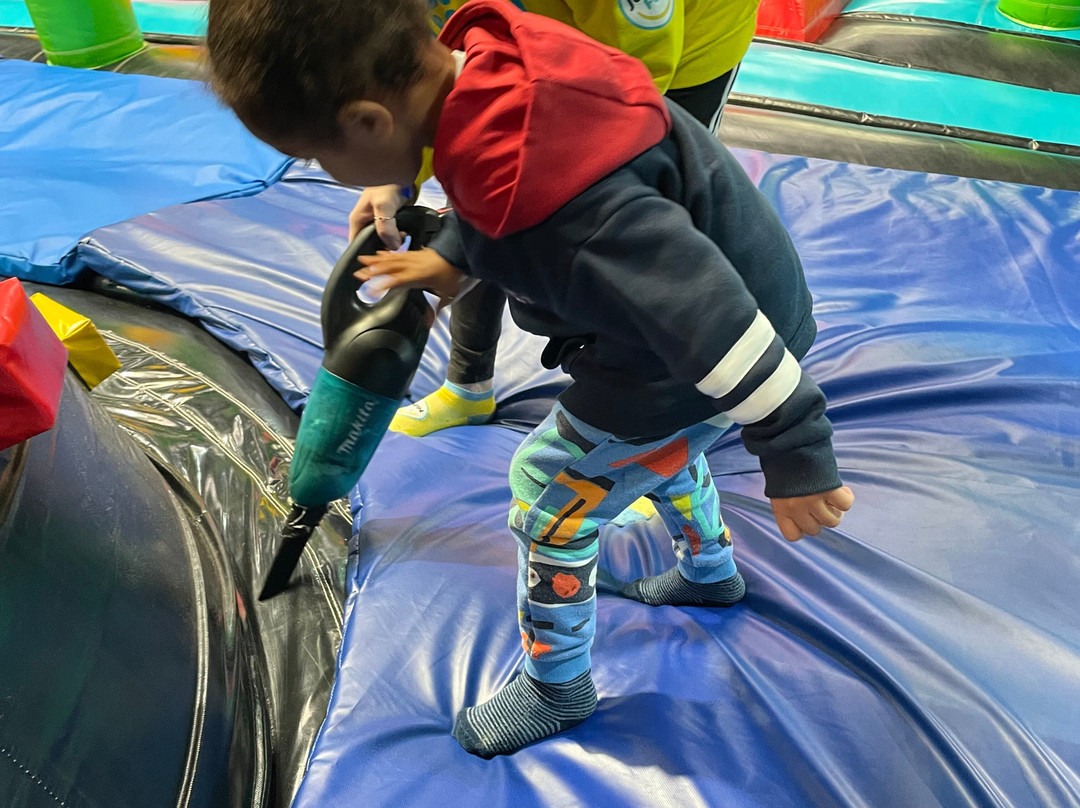 Jumpin Fun Inflatable Park Derby-德比必去景点