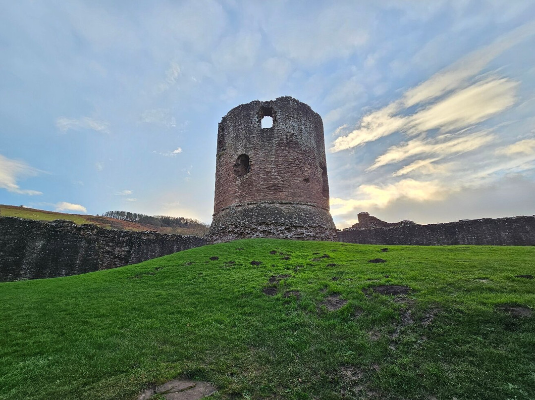Skenfrith Castle景点图片