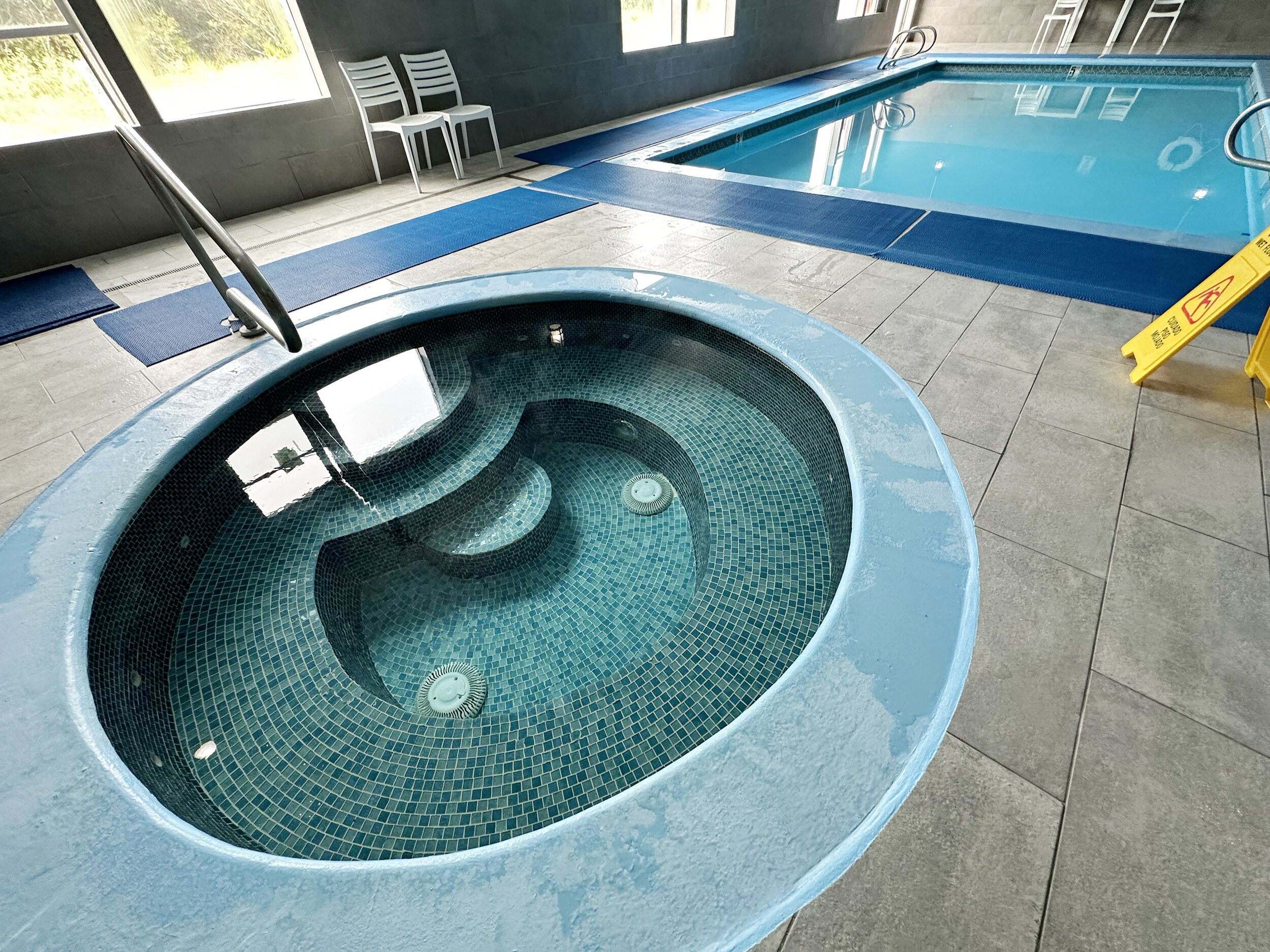 BayVue Hotel, Resort & Suites-泳池