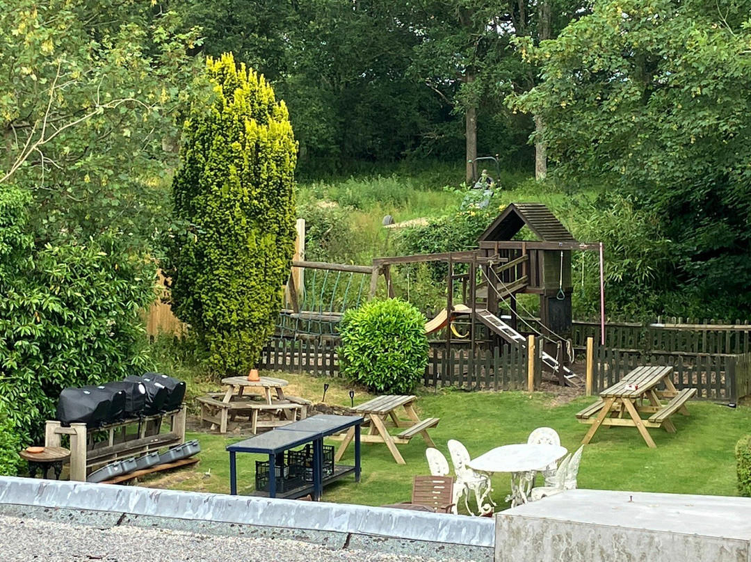 格林河上的酒店主图