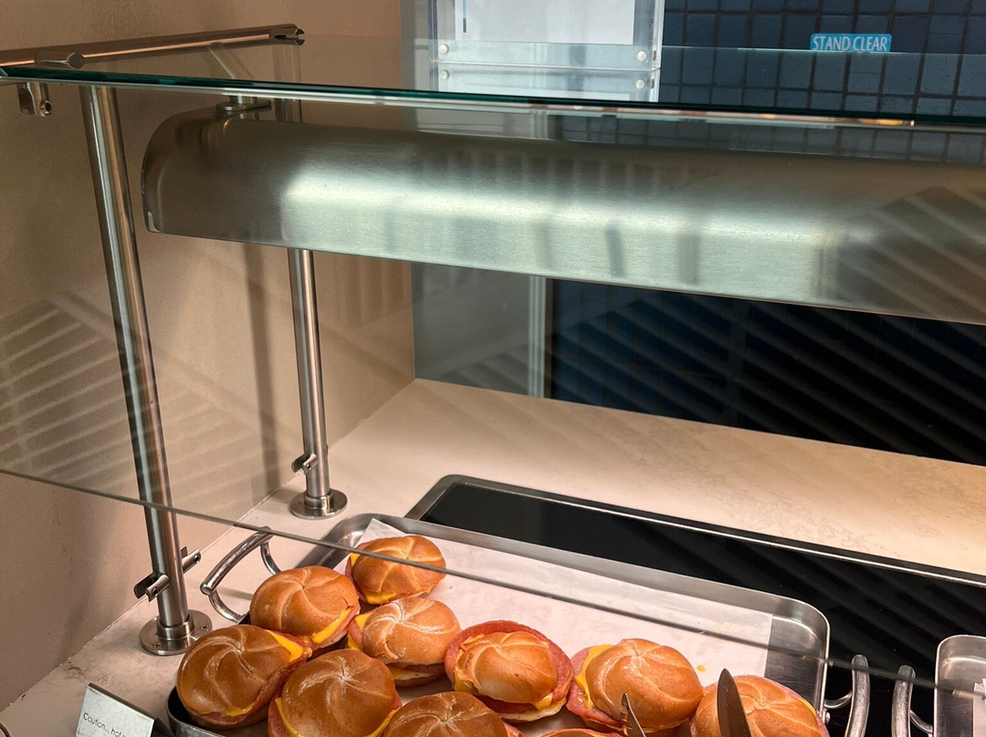 United Lounge Newark Terminal C景点图片