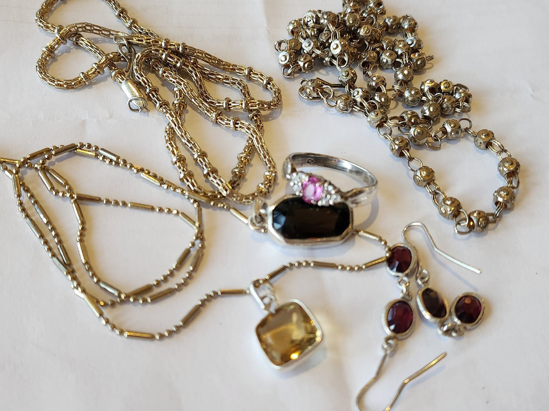 Waruna Antiques景点图片