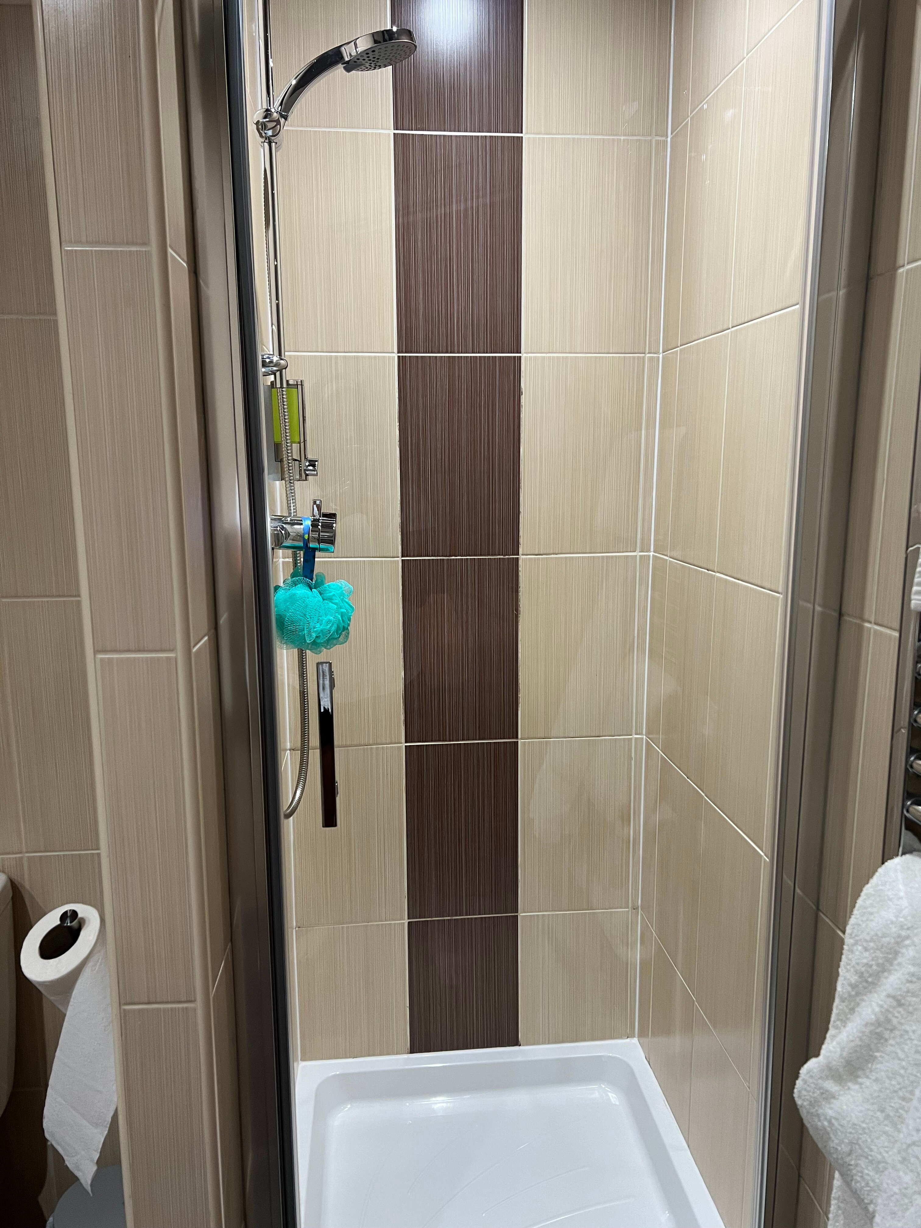 The Ranald Hotel & Apartments-浴室