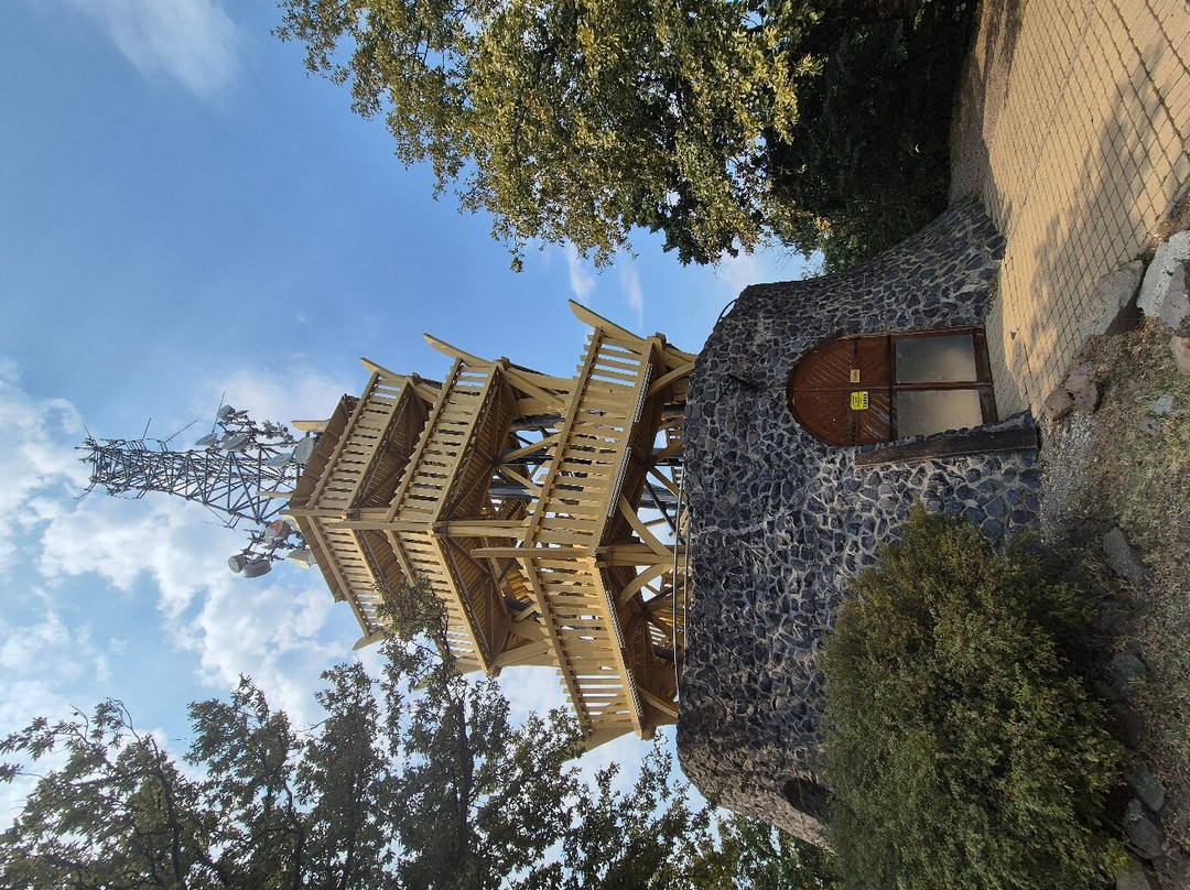 Sipos Mountain Lookout景点图片