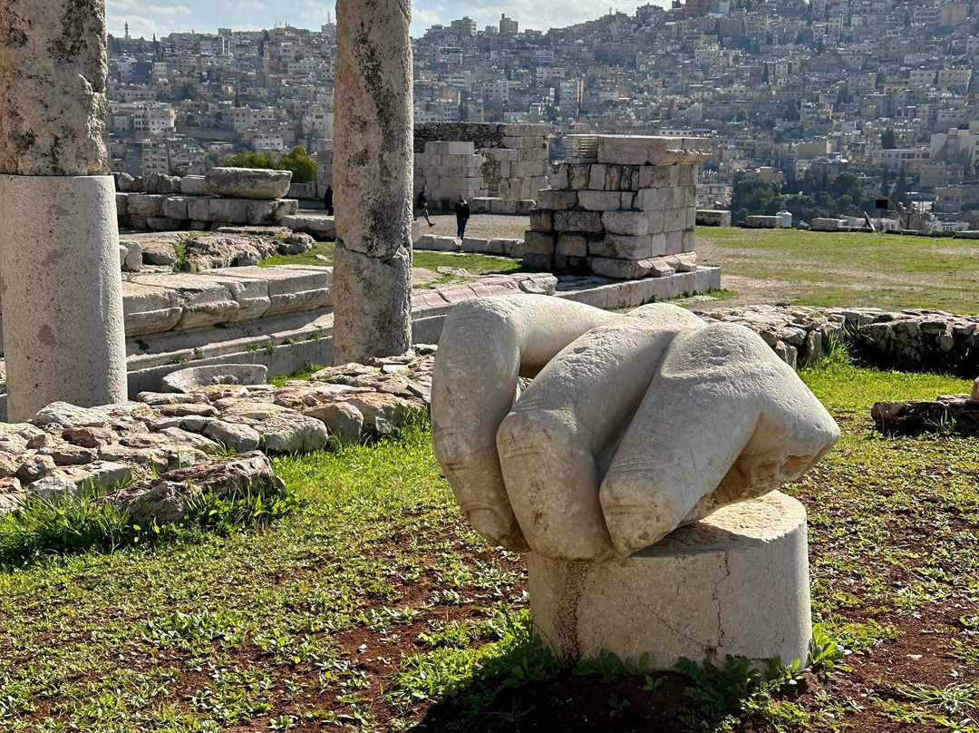 Layaali Amman Hotel主图