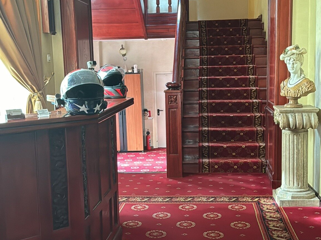 Hotel Golden House主图
