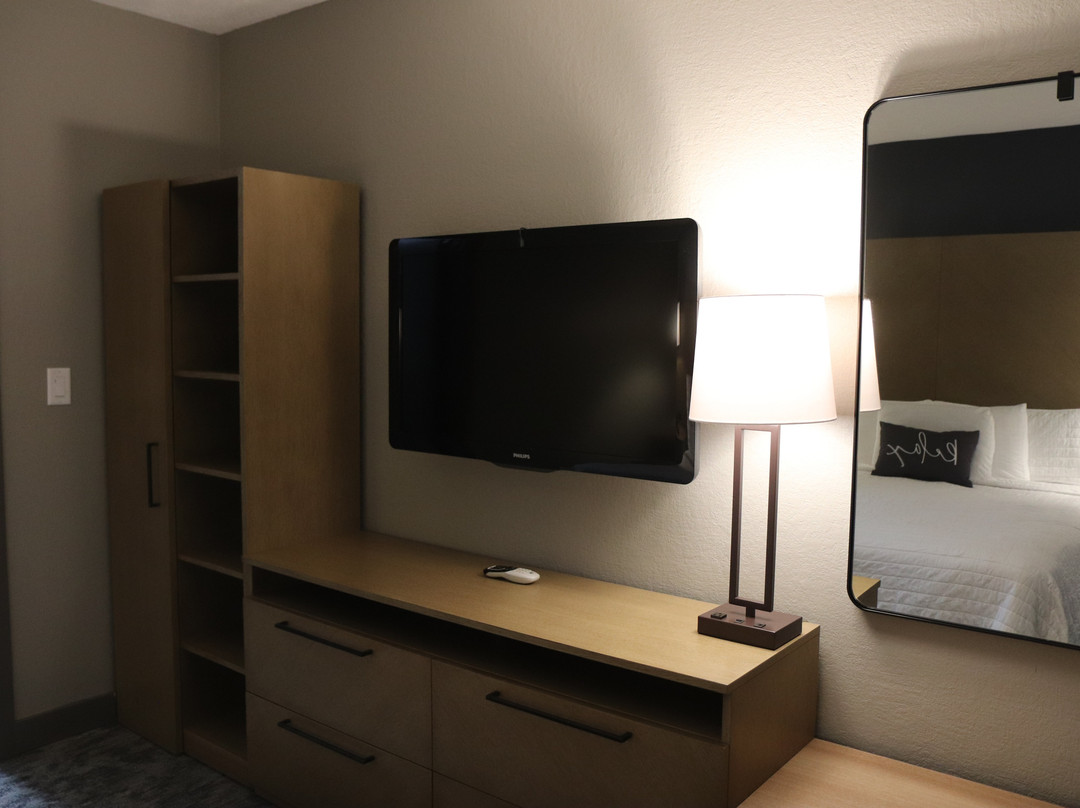 Eastland Suites Hotel & Conference Center - Trademark Collection By Wyndham主图