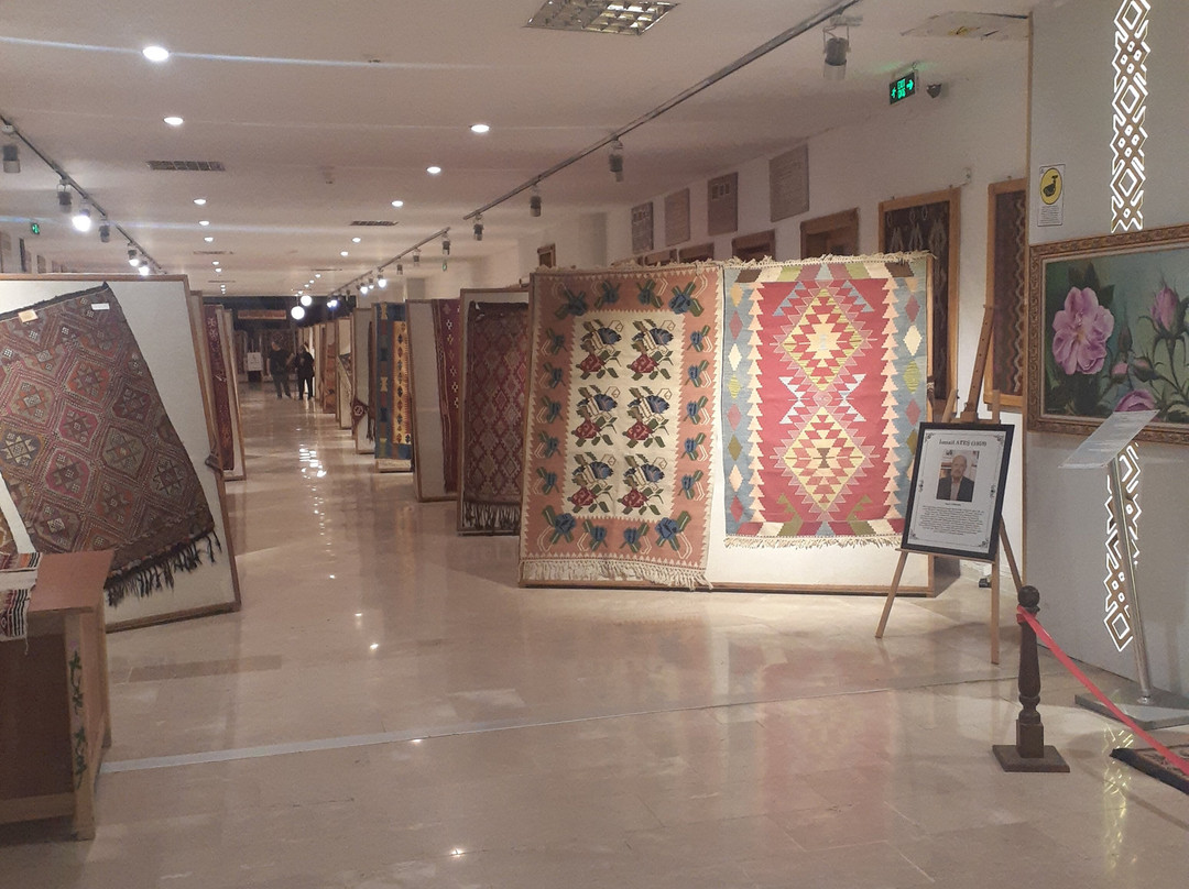 Prof. Dr. Turan Yazgan Hali ve Kilim Muzesi-Isparta必去景点