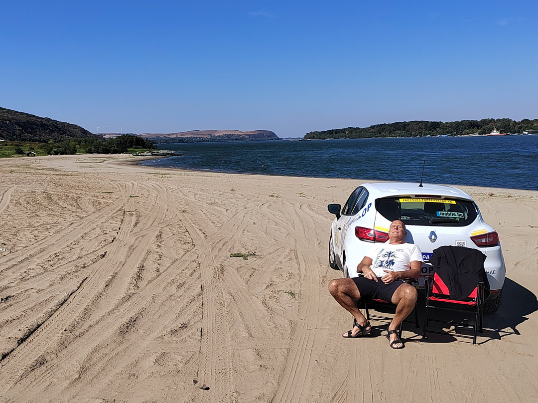 Low Cost Cars-索非亚必去景点