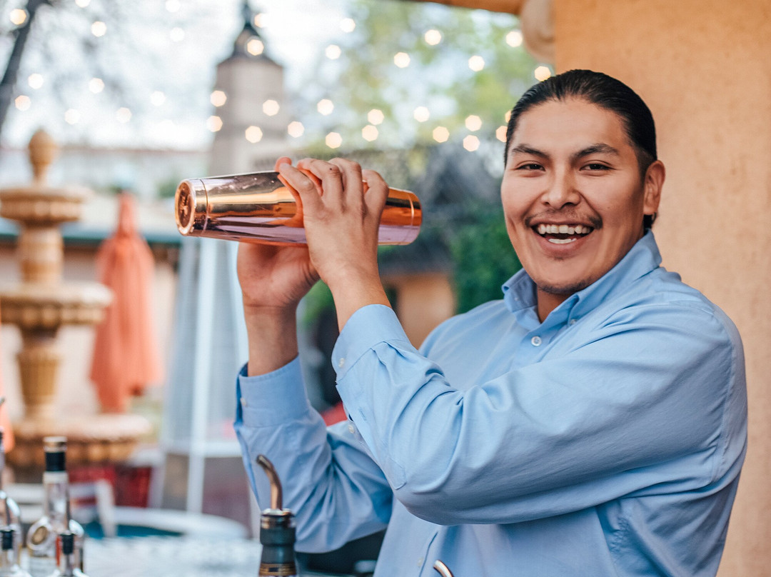 The Inn Of The Five Graces主图