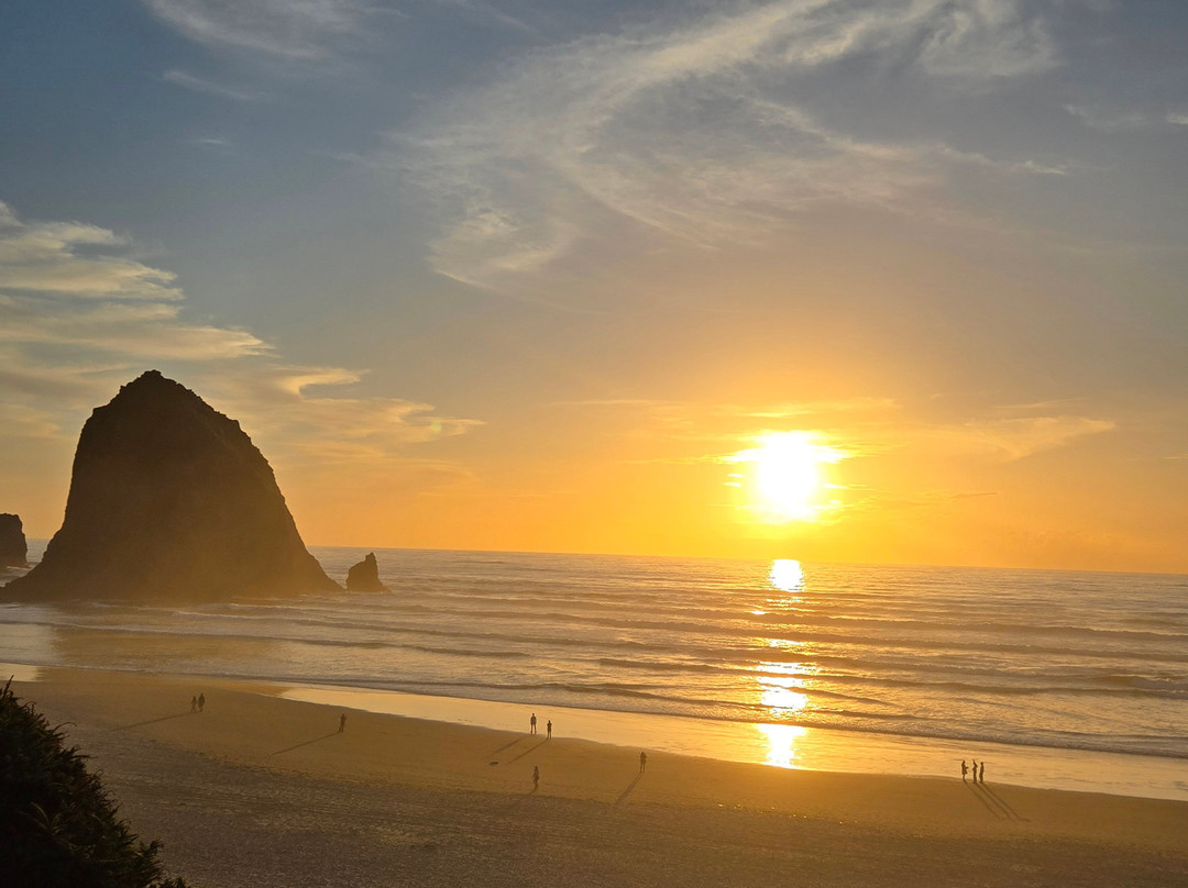 佳能海滩霍尔马克度假酒店主图