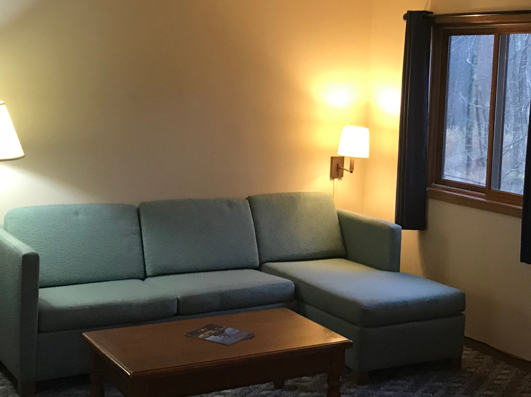 Village Inn On The Lake Hotel & Rv Park主图