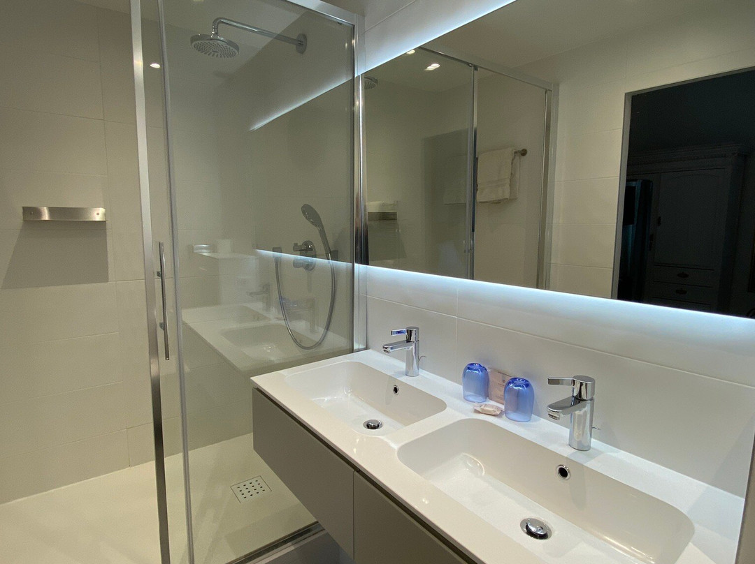 阿尔莫里酒店主图